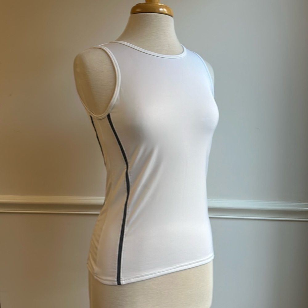 Inphorm NYC Ladies Tennis Tank Top White Blue Stripes Size small EUC